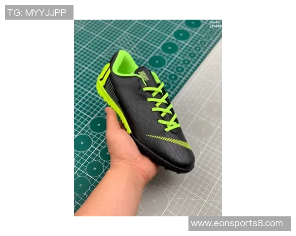 打造专属你的耐克定制足球鞋体验展现个性与运动激情的完美结合 打造专属你的耐克定制足球鞋体验展现个性与运动激情的完美结合