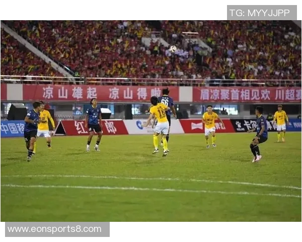 足球场上冲突升级球员与球迷激烈对峙引发广泛关注与讨论